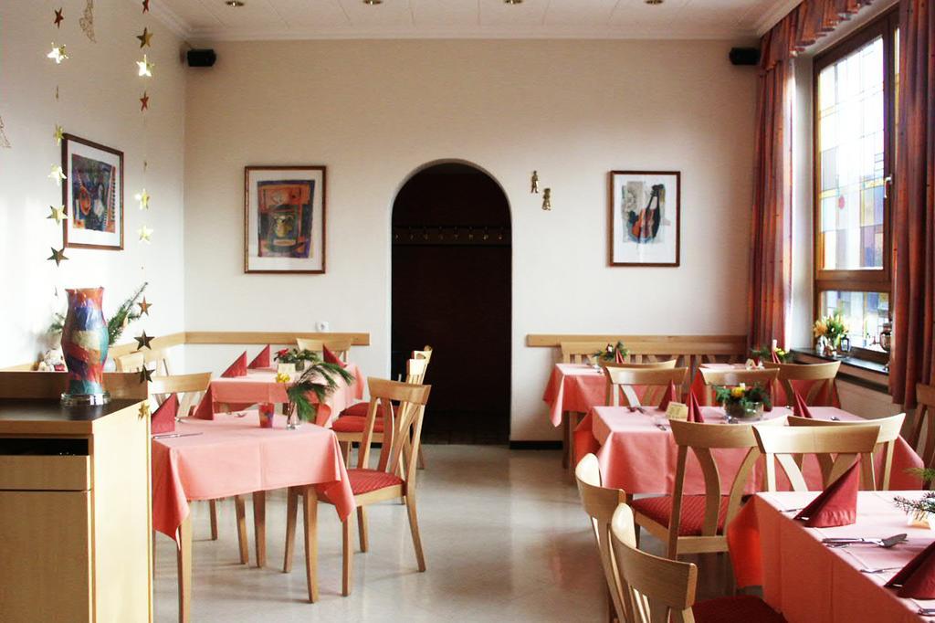 Hotel Alt Oesselse Sarstedt Exterior photo