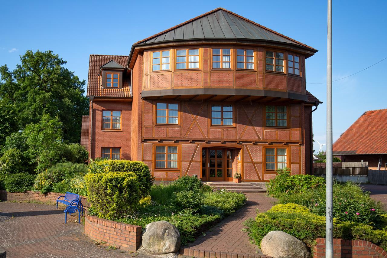 Hotel Alt Oesselse Sarstedt Exterior photo